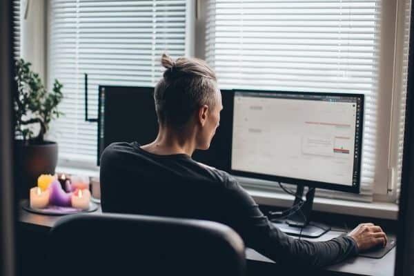 Pros and Cons of Working From Home